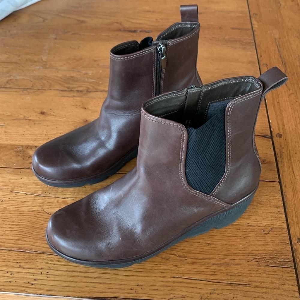 Clarks Artisan Clarene Surf Platform Boots Women’s Brown Chelsea Wedge Size 9 - Picture 2 of 12